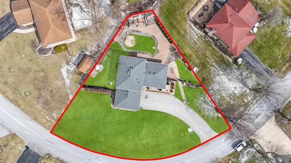 $359,000 | 2938 East Shagbark Trail, Crete, IL 60417
