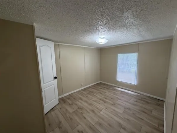 $1,500 | 405 Hilltop Meadows Court, Springtown, TX 76082