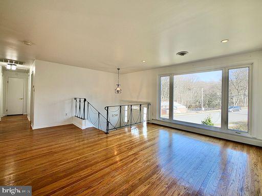 412 James Lane Springfield, PA 19064 - Photo 3 of 26 Gallery Image 3