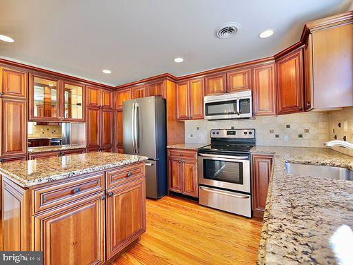 412 James Lane Springfield, PA 19064 - Photo 7 of 26 Gallery Image 7