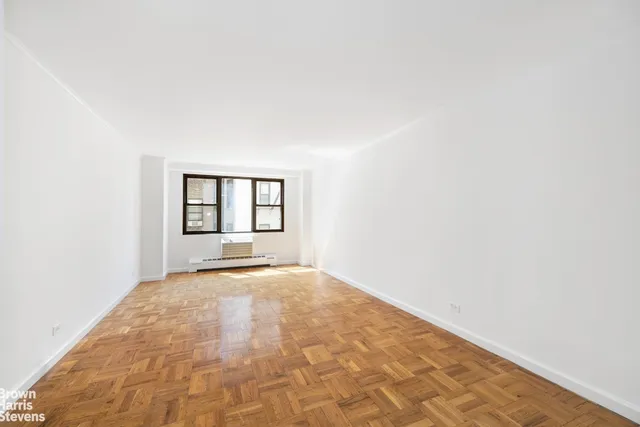 $475,000 | 230 East 15th Street, Unit 5J | Gramercy