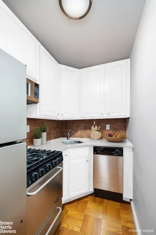 $475,000 | 230 East 15th Street, Unit 5J | Gramercy