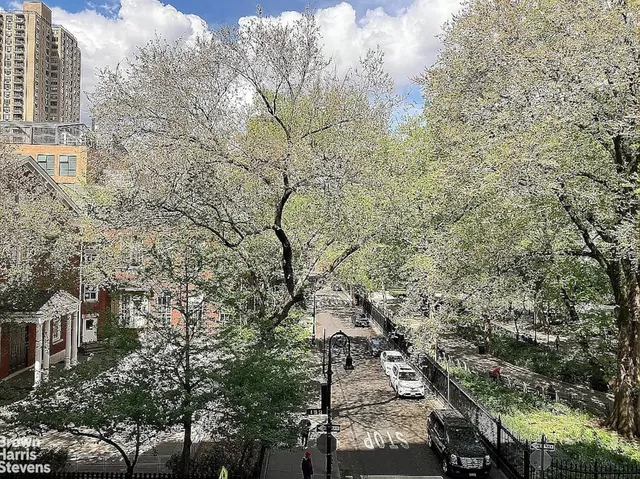 $475,000 | 230 East 15th Street, Unit 5J | Gramercy