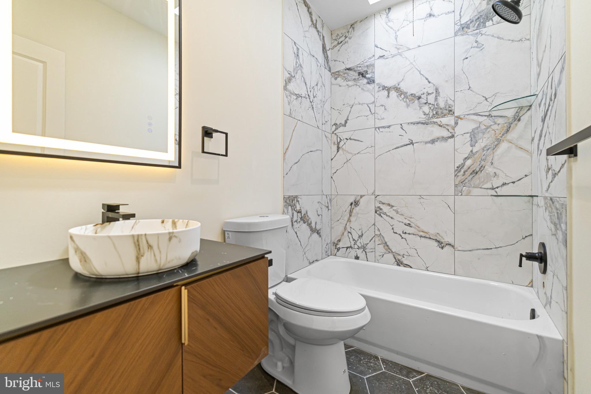 511 North Gross Street Philadelphia, PA 19151 - Photo 18 of 28 Upstairs Bathroom