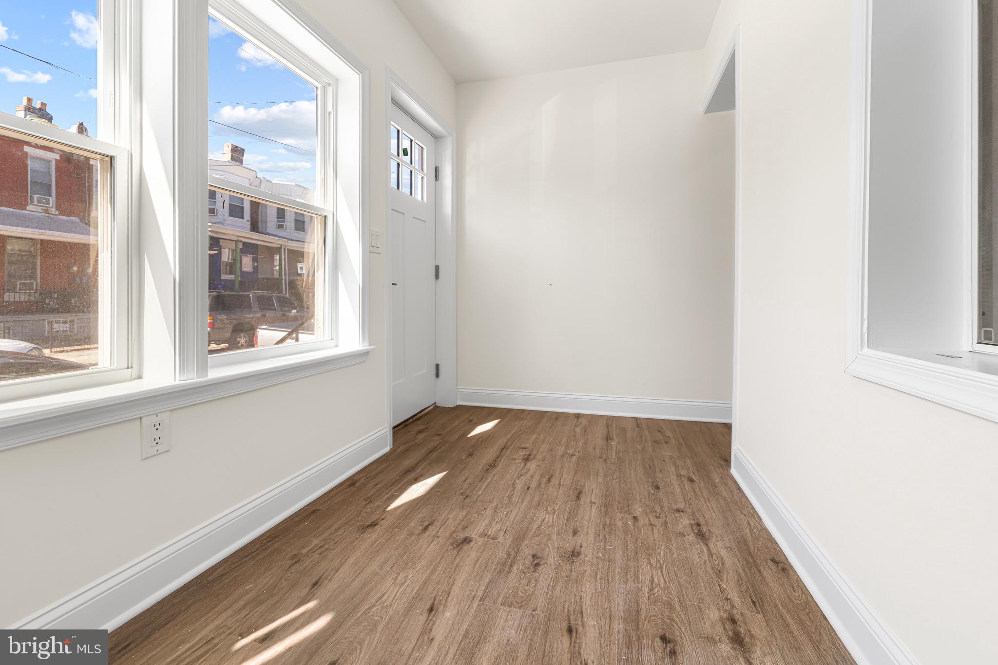 511 North Gross Street Philadelphia, PA 19151 - Photo 2 of 28 Vestibule