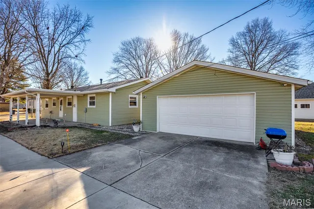 $168,000 | 625 North Franklin Street, Staunton, IL 62088