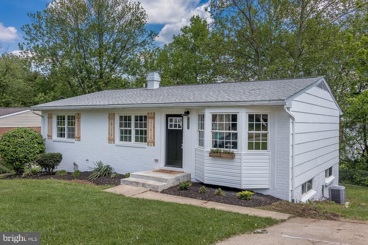 10127 Charington Road Cockeysville, MD 21030 - Photo 2 of 39 Gallery Image 2