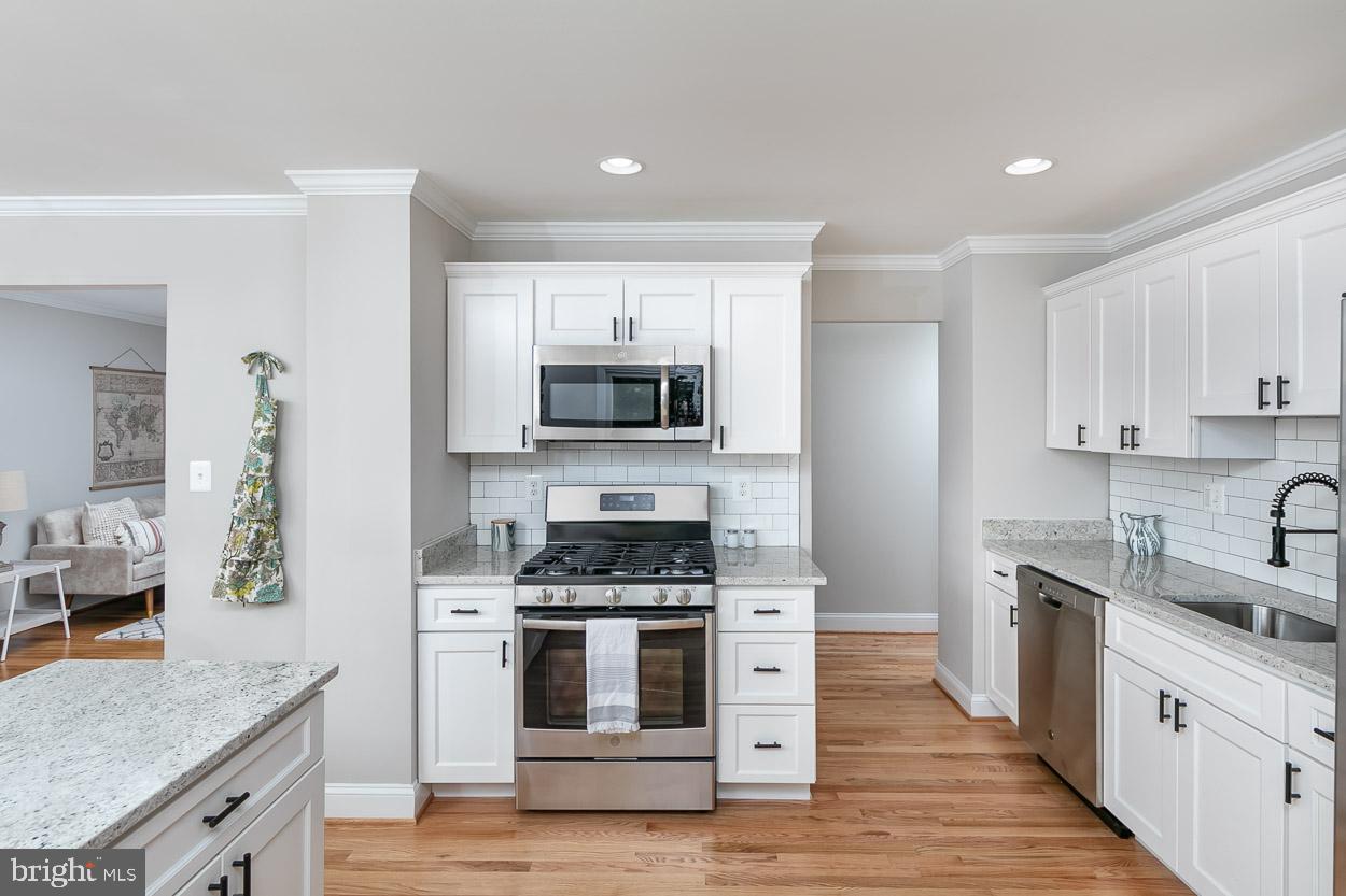 10127 Charington Road Cockeysville, MD 21030 - Photo 3 of 39 Gallery Image 3