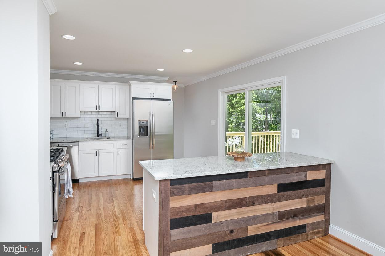 10127 Charington Road Cockeysville, MD 21030 - Photo 6 of 39 Gallery Image 6