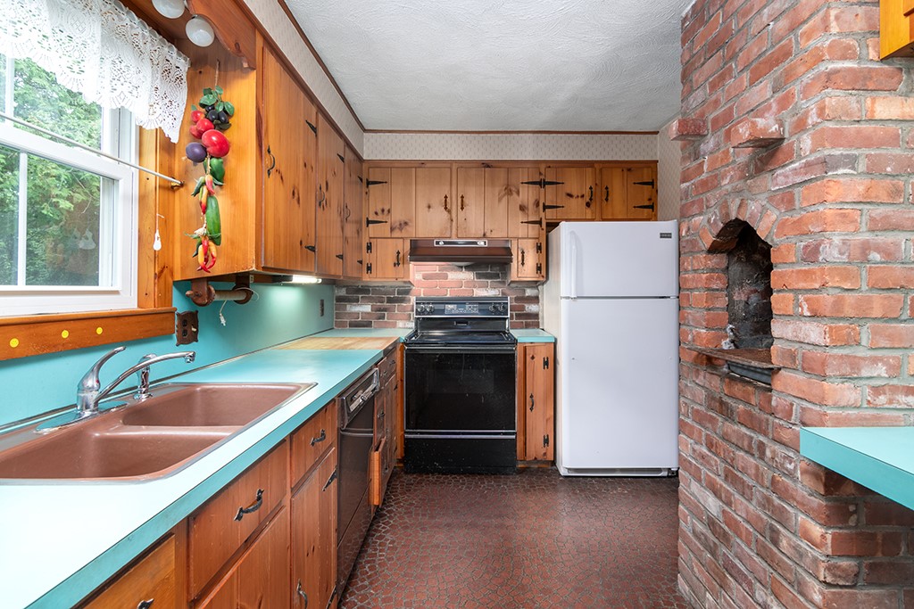 385 Ten Rod Road North Kingstown, RI 02852 - Photo 17 of 36