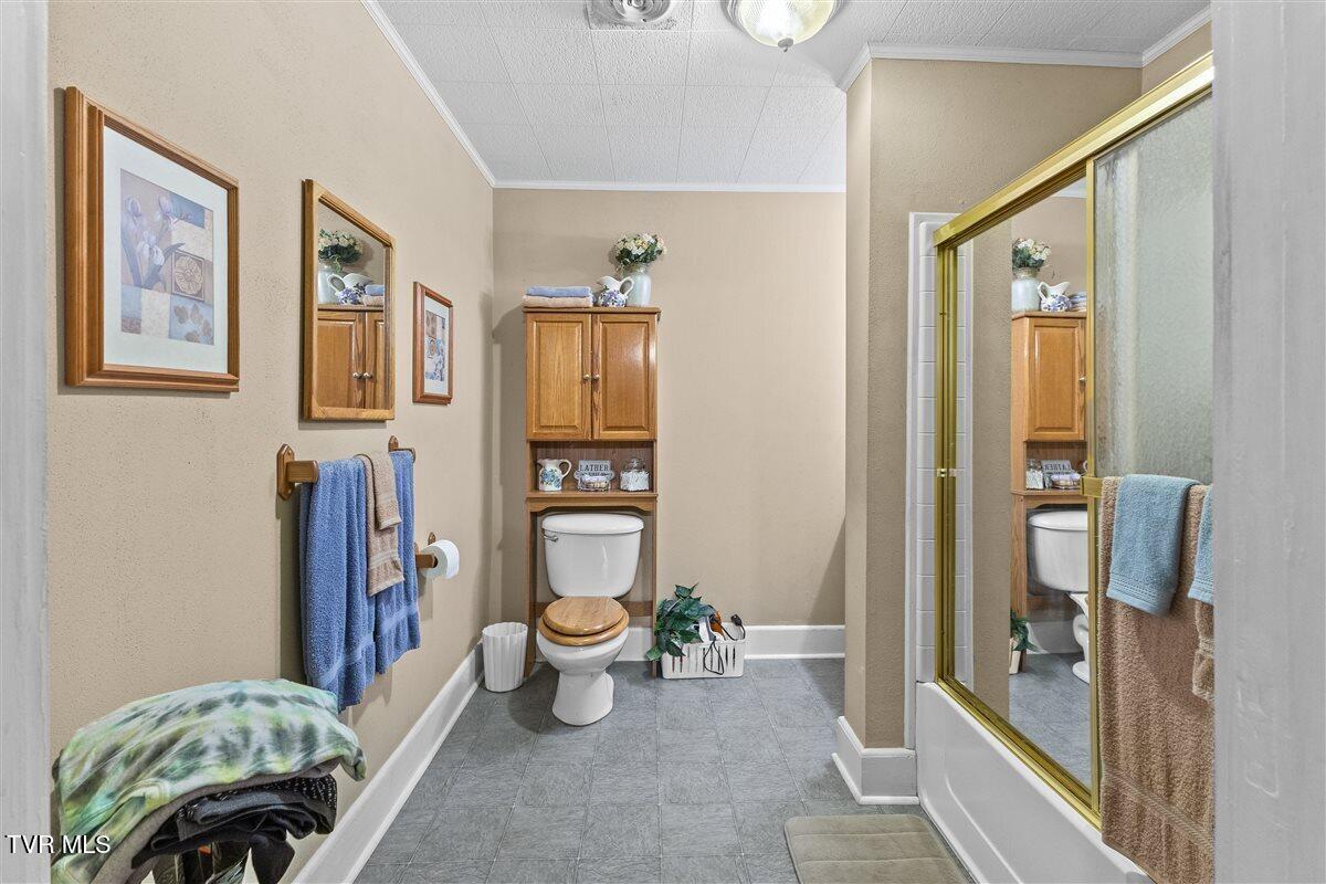 214 Union Street Erwin, TN 37650 - Photo 17 of 59 25-128A4326