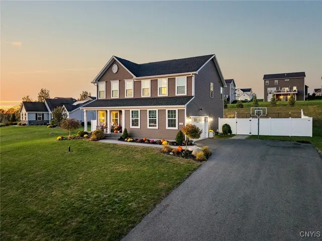 $574,900 | 5546 Rolling Meadows Way, Camillus, NY 13031