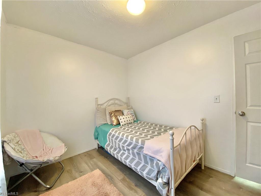 593 Gladstone Road Mocksville, NC 27028 - Photo 26 of 34 Guest bath
