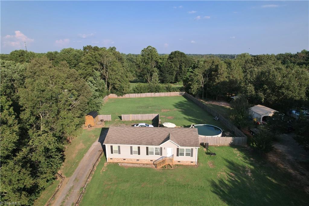 593 Gladstone Road Mocksville, NC 27028 - Photo 4 of 34 Walk in through the front door