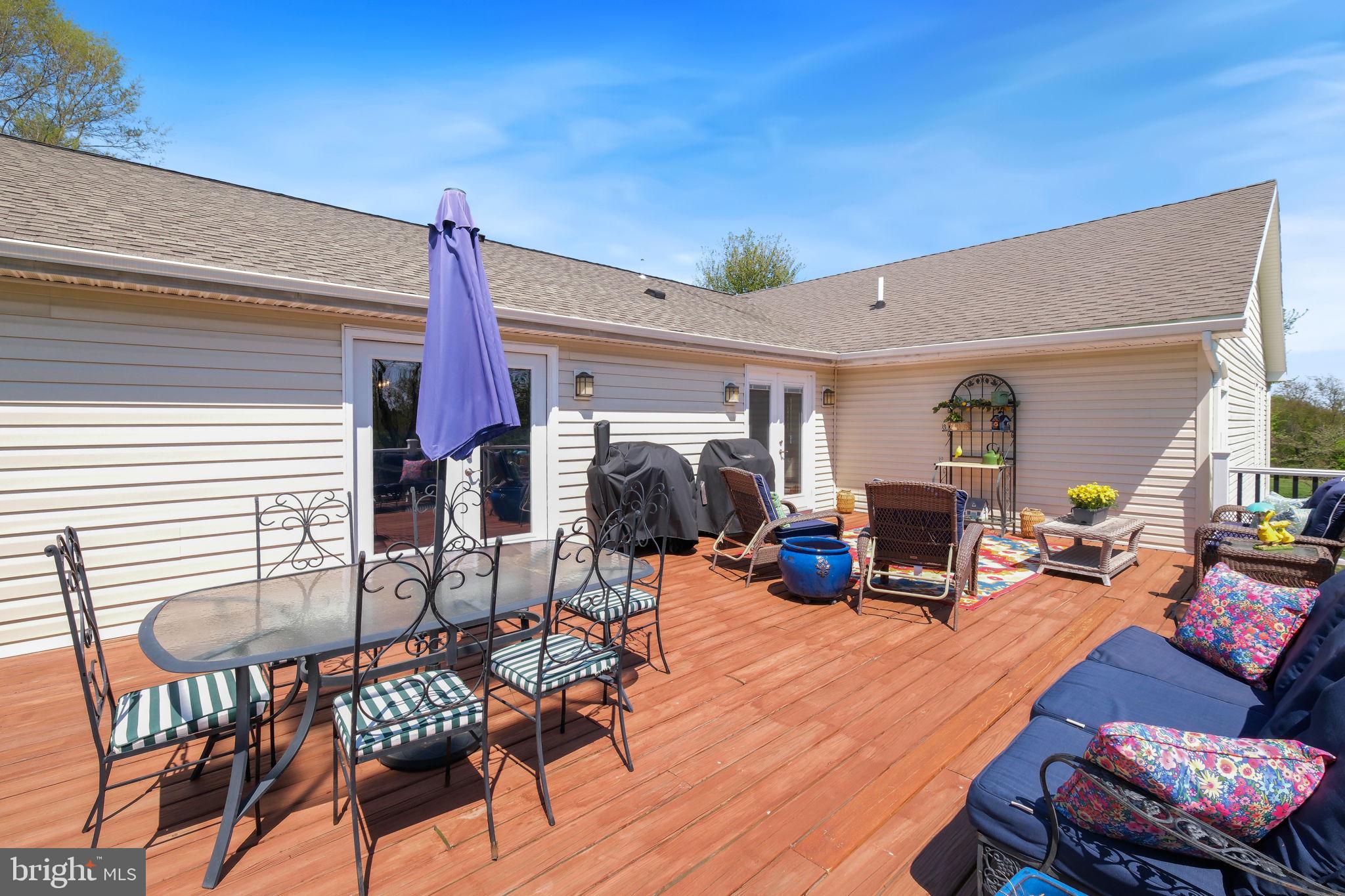 9500 Holsey Road Damascus, MD 20872 - Photo 22 of 82 Walk-out to Deck