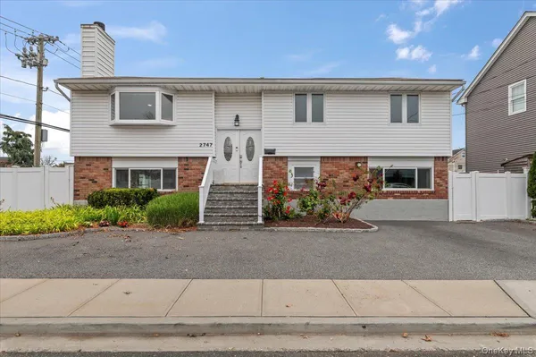 $799,999 | 2747 Barbara Road, Bellmore, NY 11710