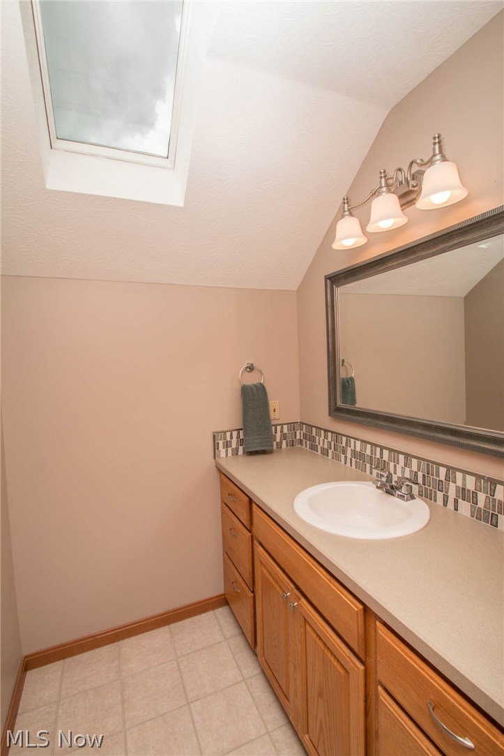 2844 Southern Road Richfield, OH 44286 - Photo 24 of 35 23 Jack-n-Jill bath