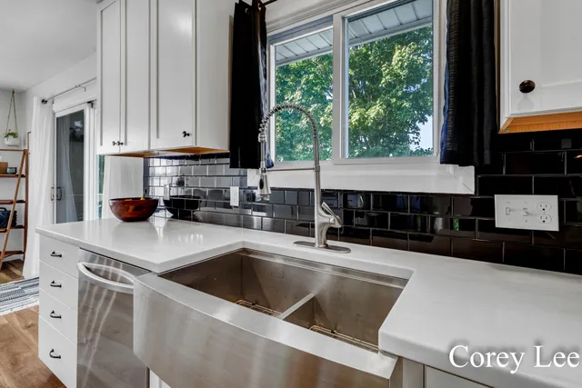 $370,000 | 9001 Victor Avenue, Jenison, MI 49428