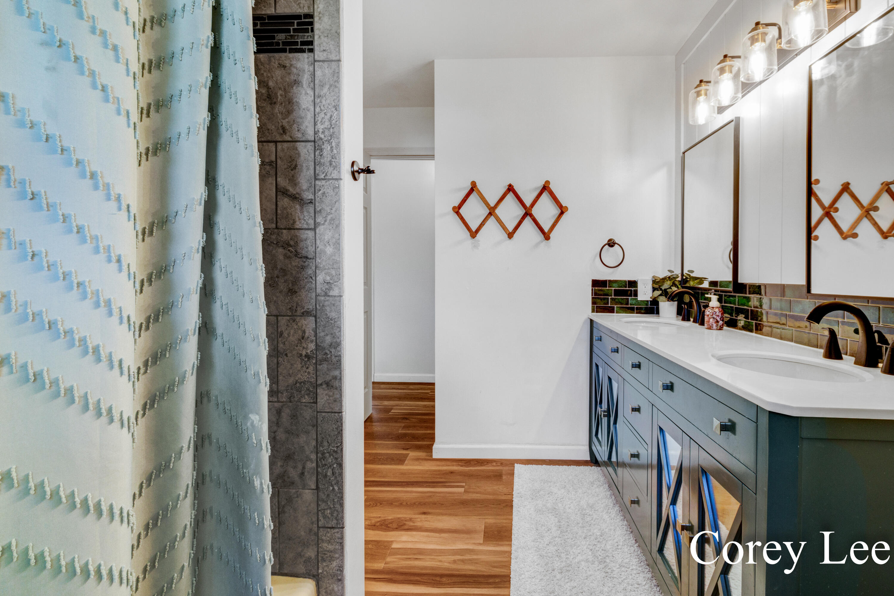 9001 Victor Avenue Jenison, MI 49428 - Photo 24 of 46 Corey Lee - 9001 Victor (45)-24