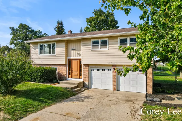 $370,000 | 9001 Victor Avenue, Jenison, MI 49428