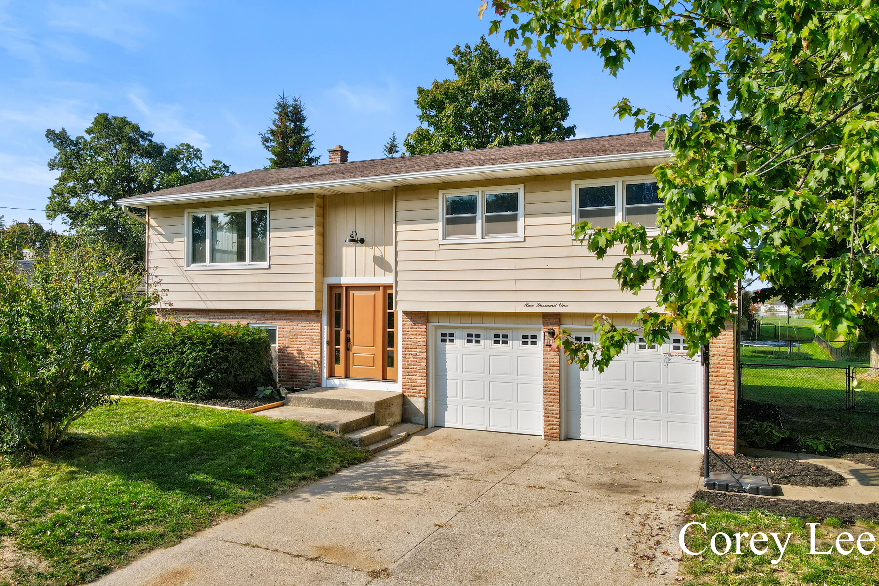 9001 Victor Avenue Jenison, MI 49428 - Photo 3 of 46 Corey Lee - 9001 Victor (45)-3