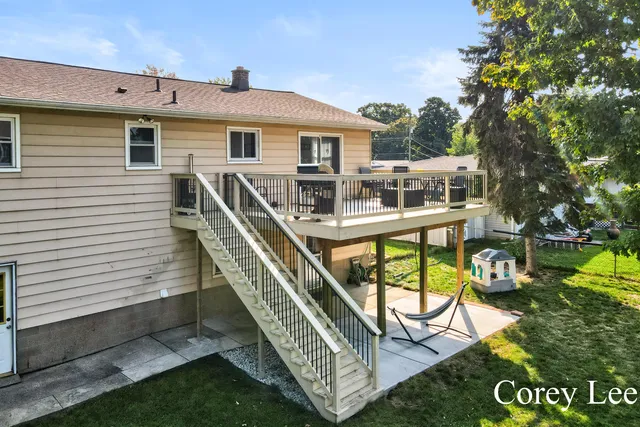 $370,000 | 9001 Victor Avenue, Jenison, MI 49428