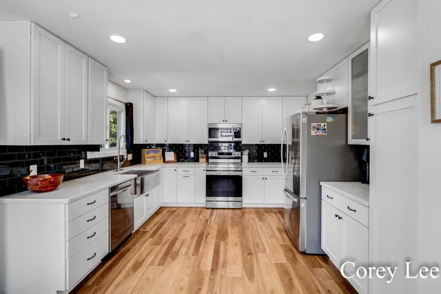 $370,000 | 9001 Victor Avenue, Jenison, MI 49428