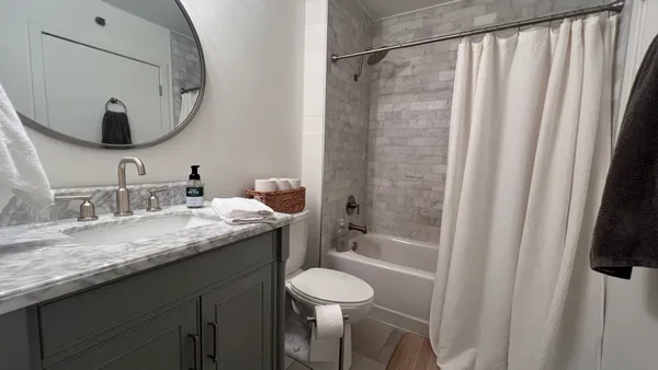 $2,400 | 2303 South Michigan Avenue, Unit 203, Chicago, IL 60616