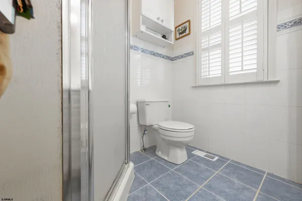 $62,000 | 115 North Sumner Avenue, Margate City, NJ 08402