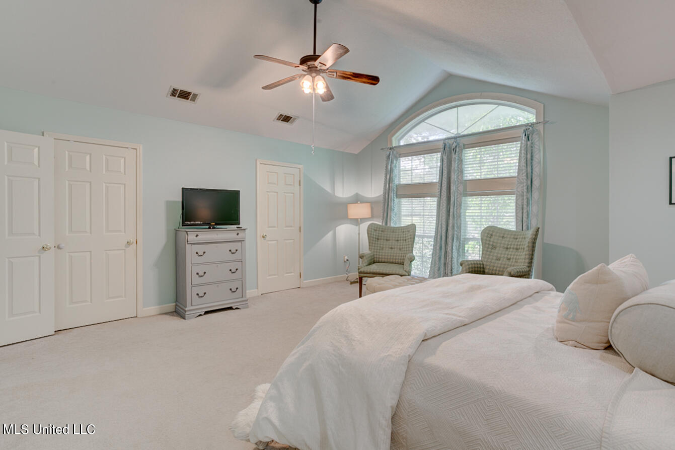 1330 Roxbury Court Jackson, MS 39211 - Photo 22 of 45 Vaulted ceilings and 2 walk-in closets