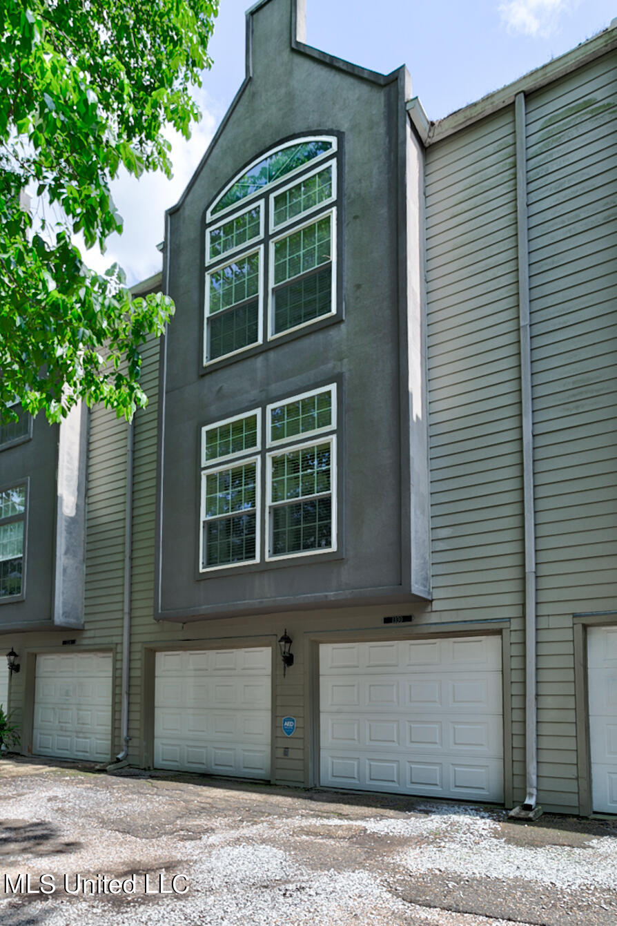 1330 Roxbury Court Jackson, MS 39211 - Photo 42 of 45 Garage entrance to unit
