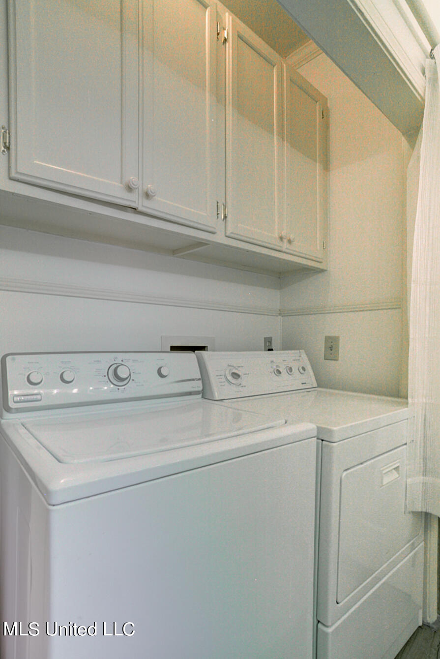 1330 Roxbury Court Jackson, MS 39211 - Photo 9 of 45 Laundry Closet with storage