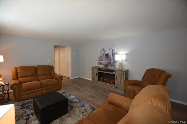 $134,900 | 65 A Village Circle West, Manorville, NY 11949