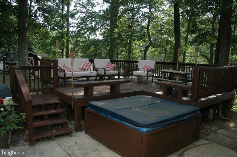 6429 Northanna Drive Springfield, VA 22150 - Photo 17 of 22 Exterior (Rear)