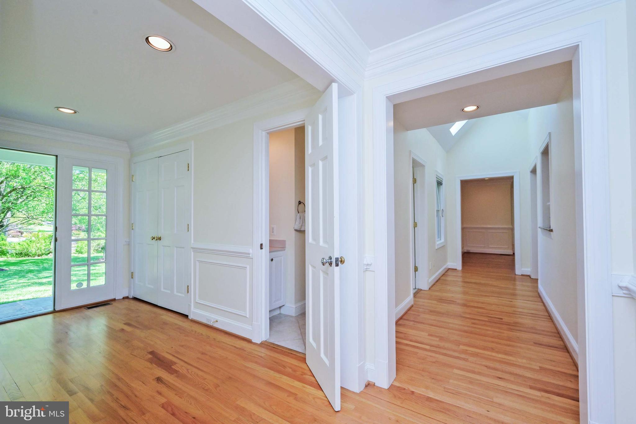 644 Walker Road Great Falls, VA 22066 - Photo 11 of 74