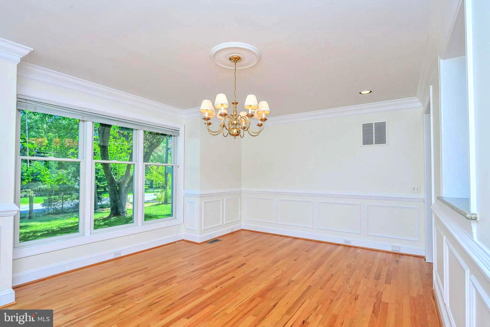 644 Walker Road Great Falls, VA 22066 - Photo 14 of 74