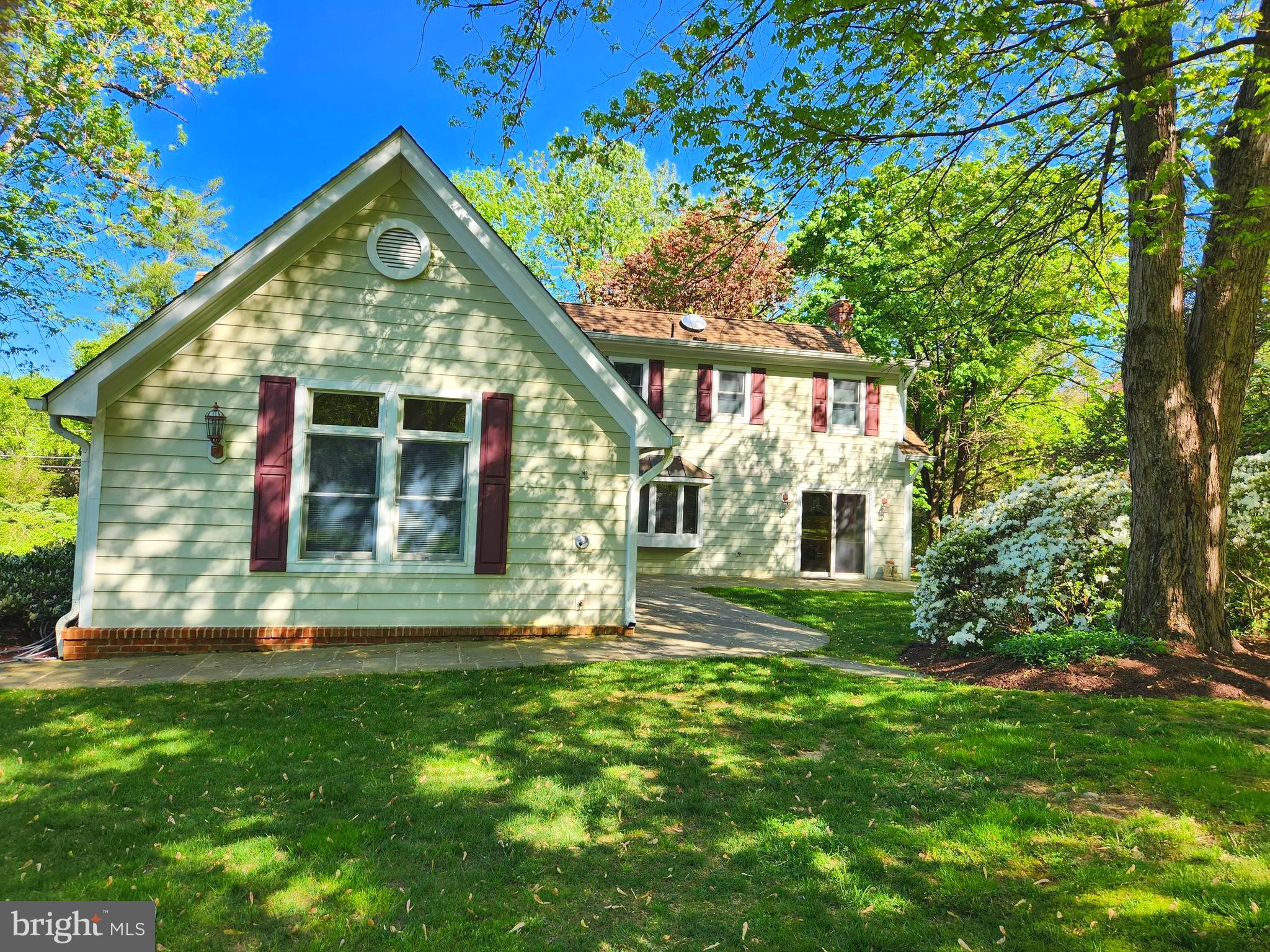 644 Walker Road Great Falls, VA 22066 - Photo 2 of 74 View of back portion with private patio