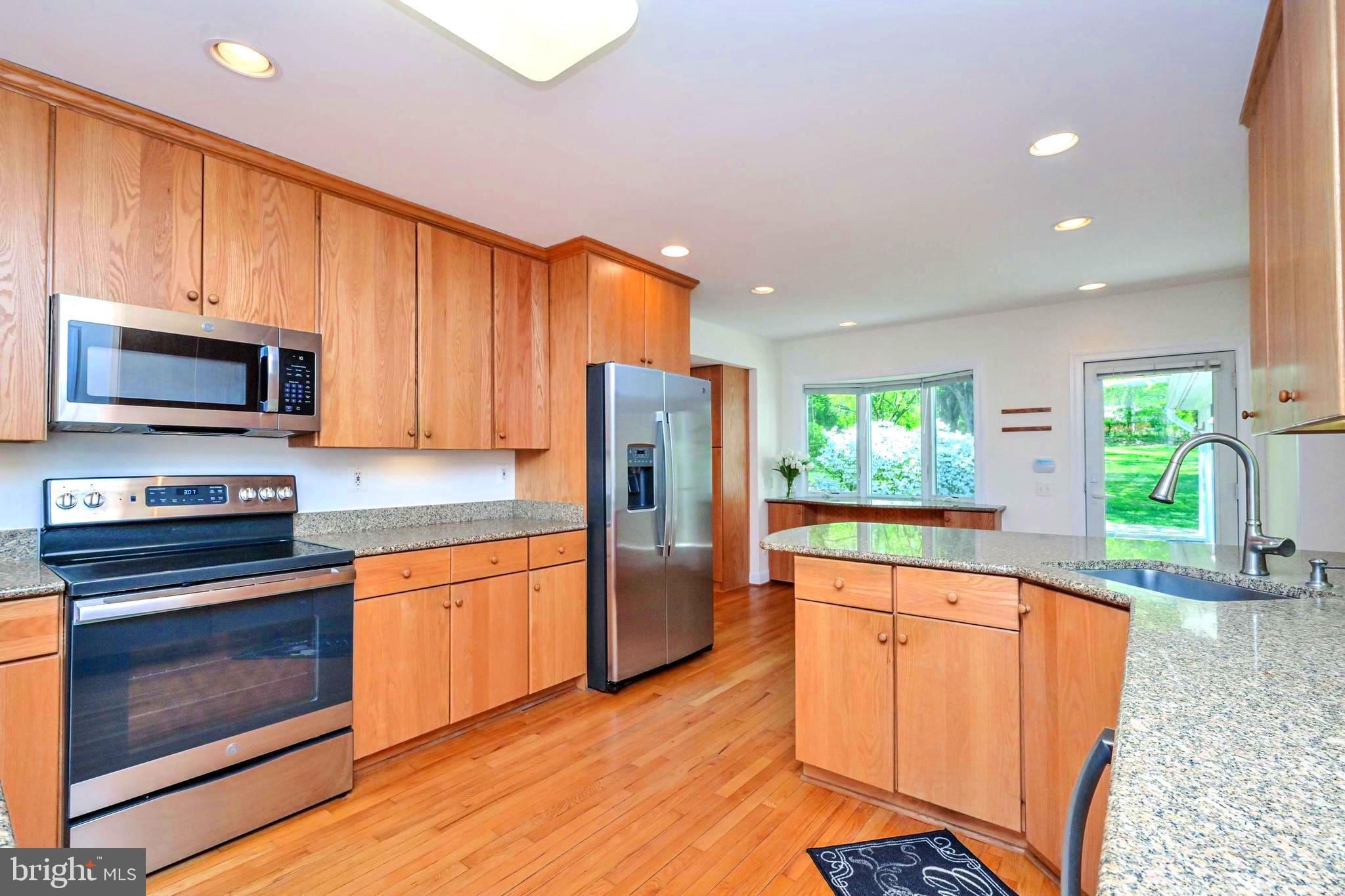 644 Walker Road Great Falls, VA 22066 - Photo 22 of 74