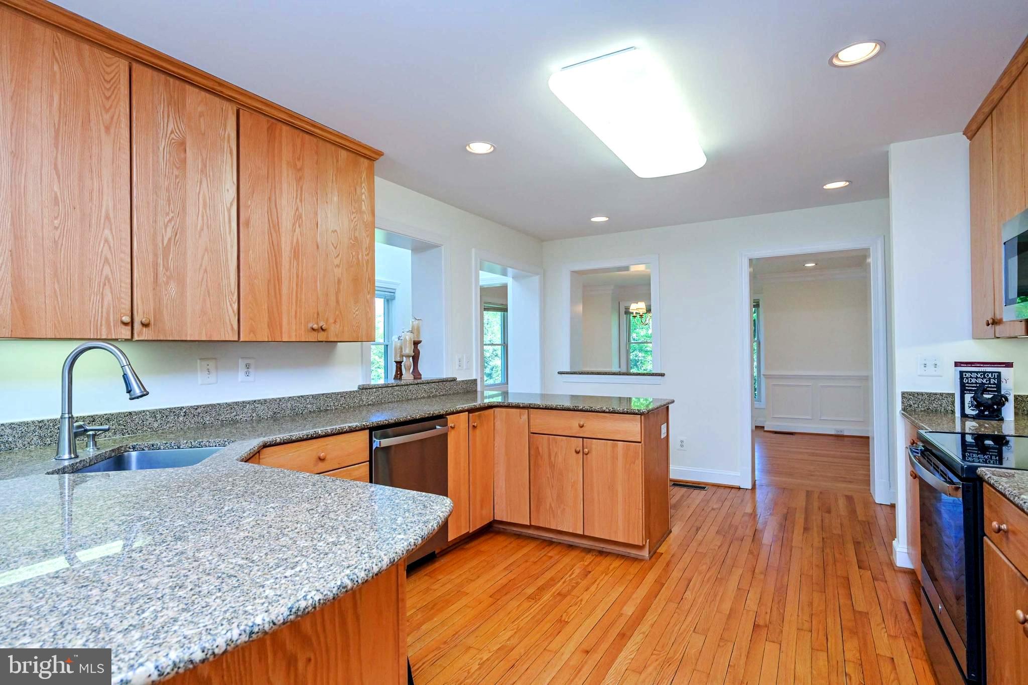 644 Walker Road Great Falls, VA 22066 - Photo 25 of 74