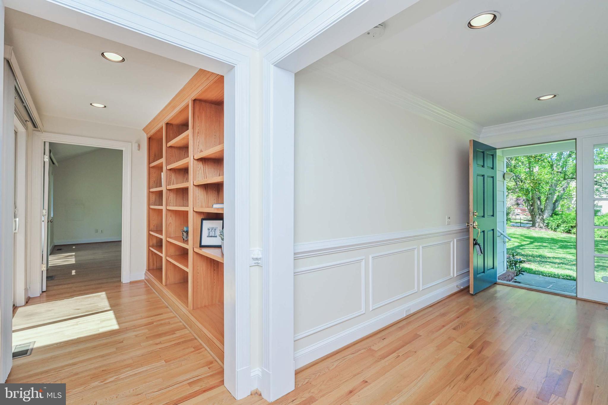 644 Walker Road Great Falls, VA 22066 - Photo 10 of 74