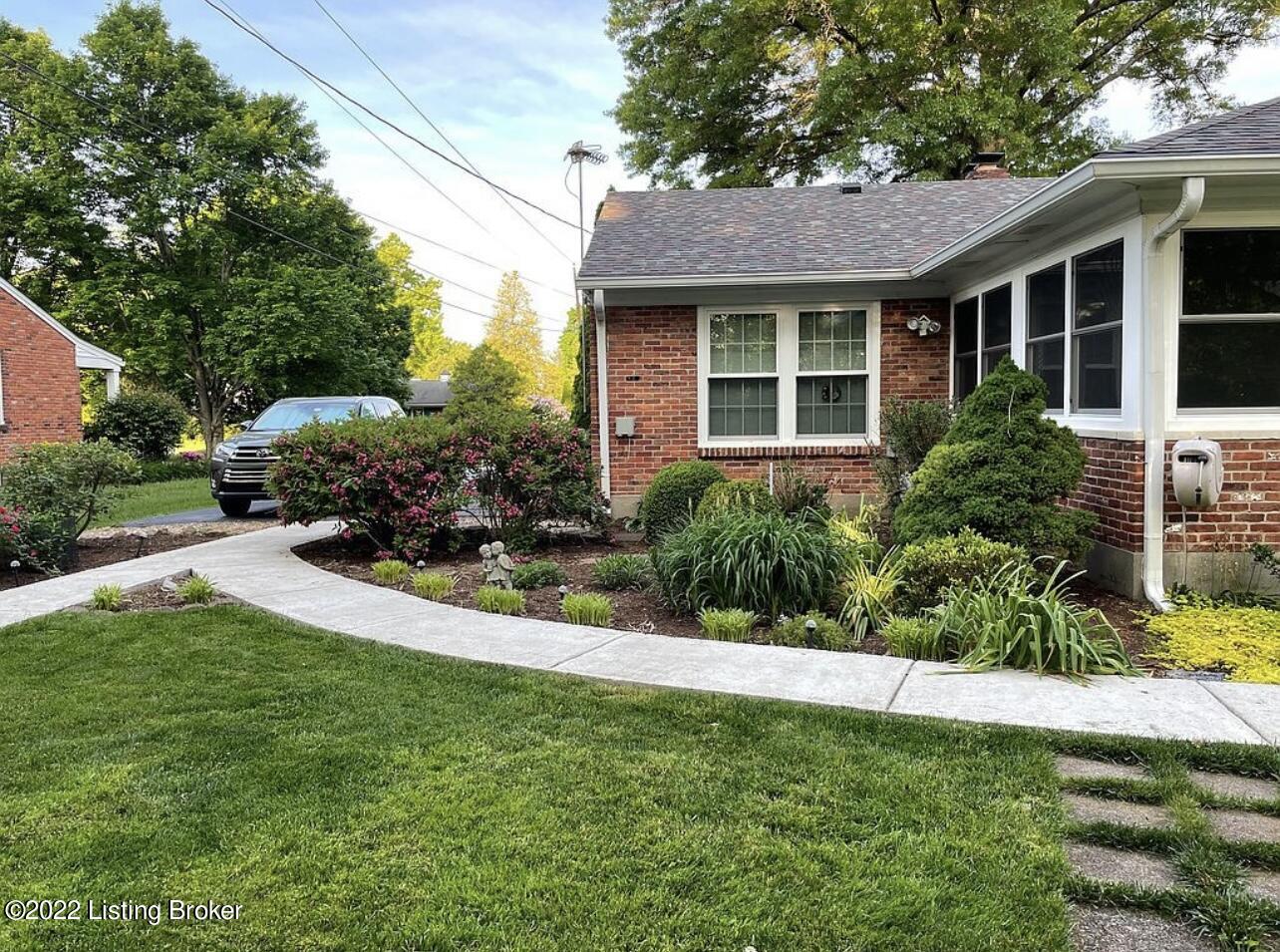 215 Woodcleft Road Louisville, KY 40222 - Photo 2 of 37 IMG_5593