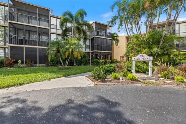 $135,000 | 612 Bird Bay Drive South, Unit 118, Venice, FL 34285