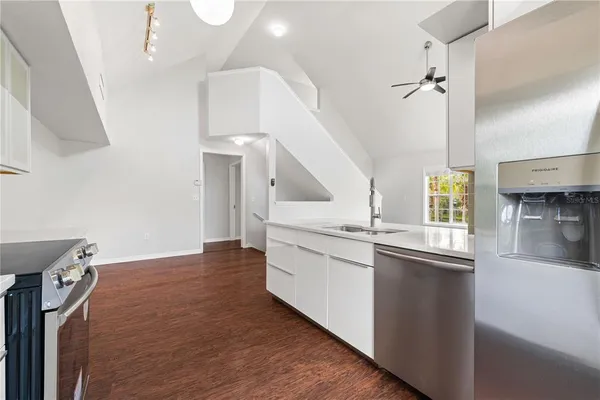 $2,850 | 9412 Lake Chase Island Way, Unit 9412, Tampa, FL 33626