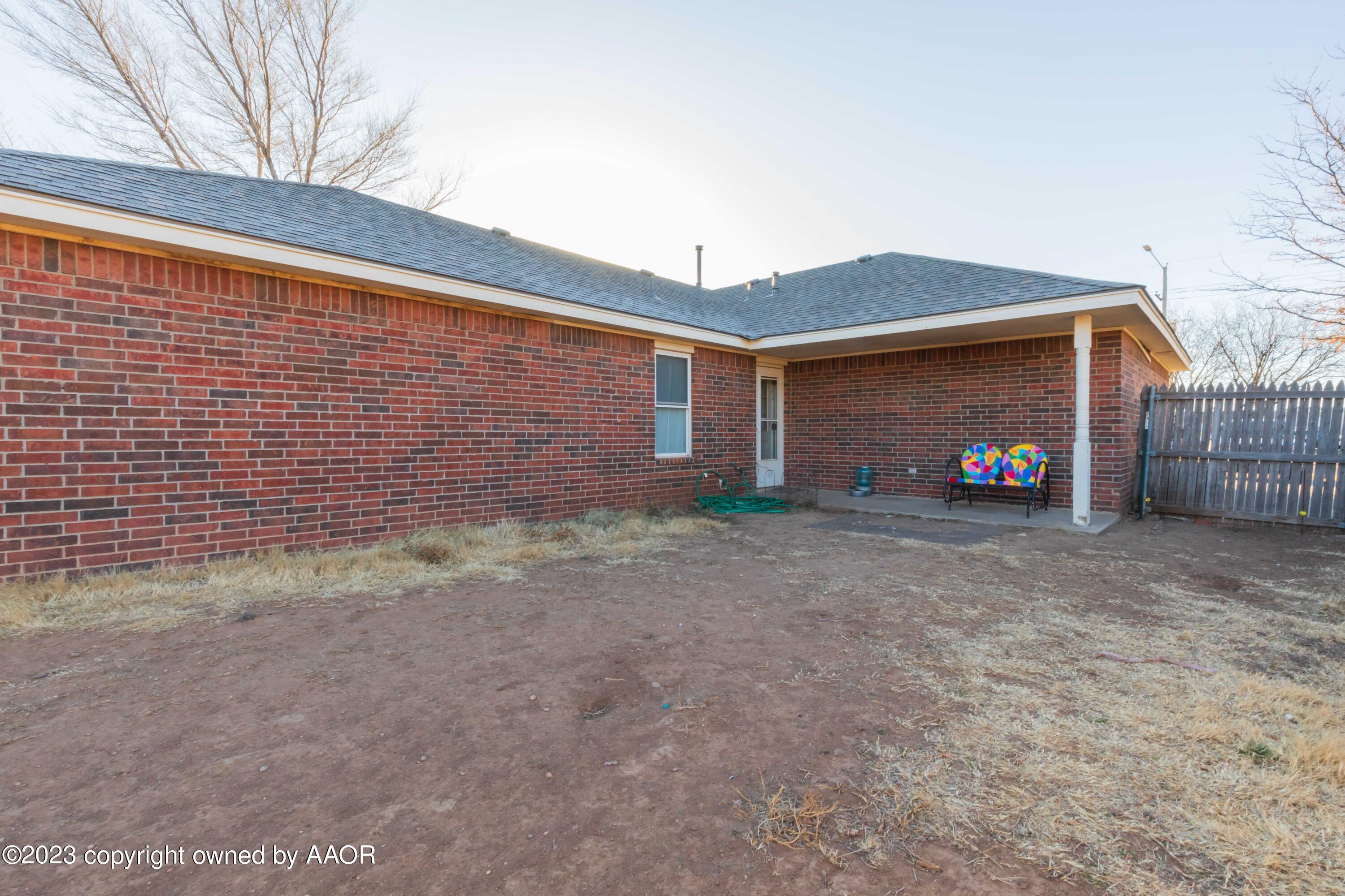5002 Hillside Road Amarillo, TX 79109 - Photo 33 of 33 BACKYARD VIEW 3