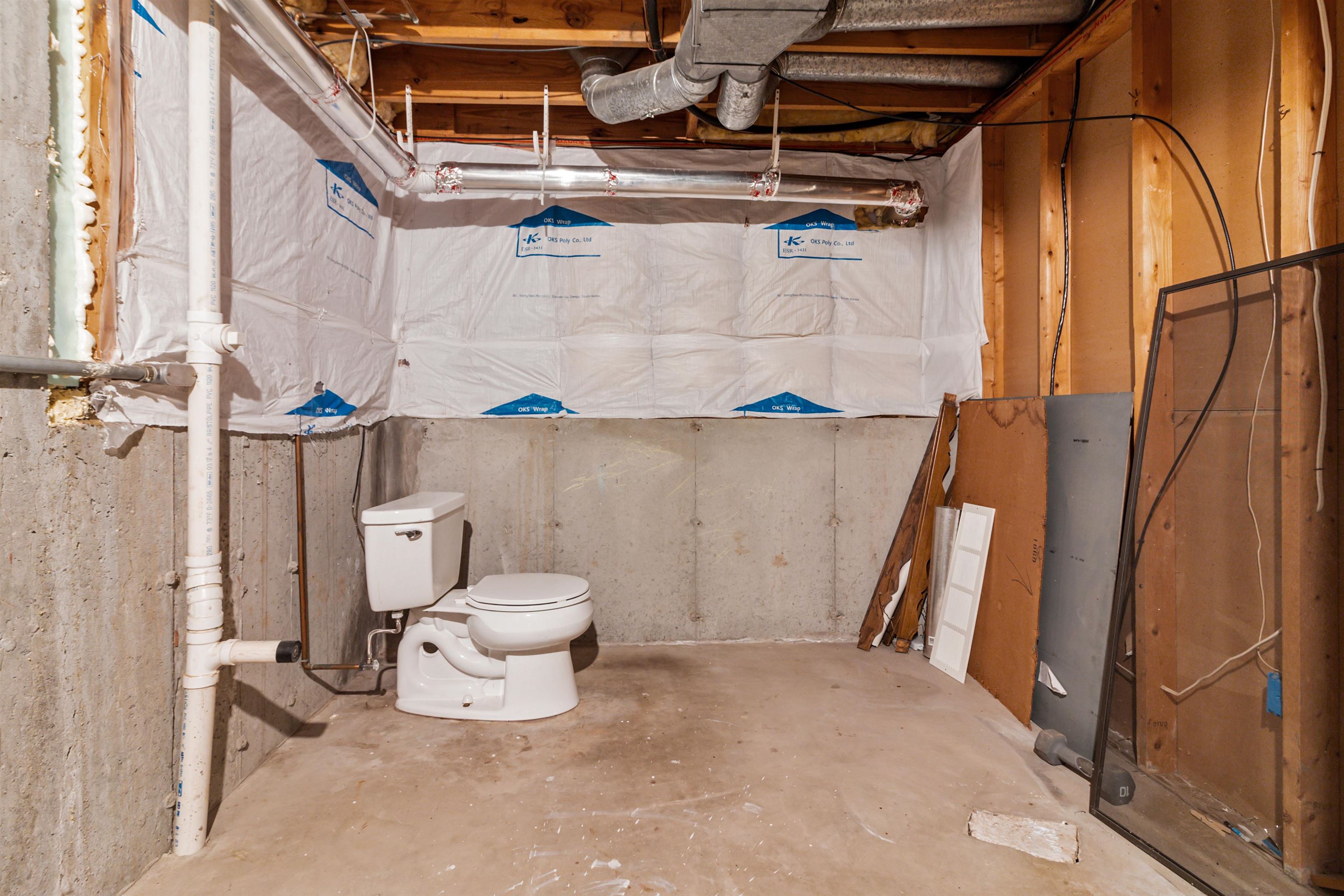 4657 High Point Drive, Unit 32 Rockford, IL 61114 - Photo 20 of 27 a view of a walk in closet