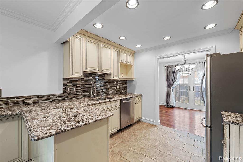 51 Manor Way Rochester Hills, MI 48309 - Photo 10 of 25