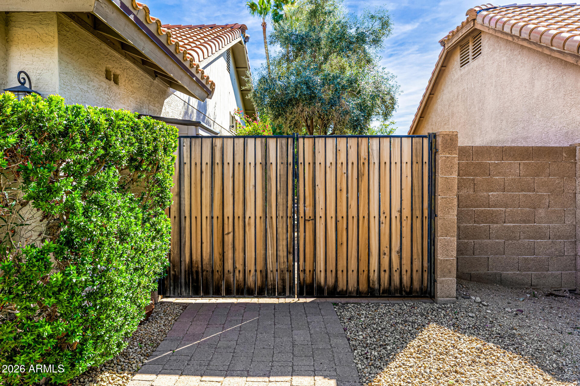 801 East Acoma Drive Phoenix, AZ 85022 - Photo 4 of 62 a view of a house with a small yard