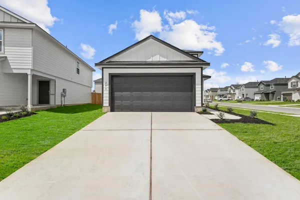 $300,000 | 200 Varner Way, Lockhart, TX 78644