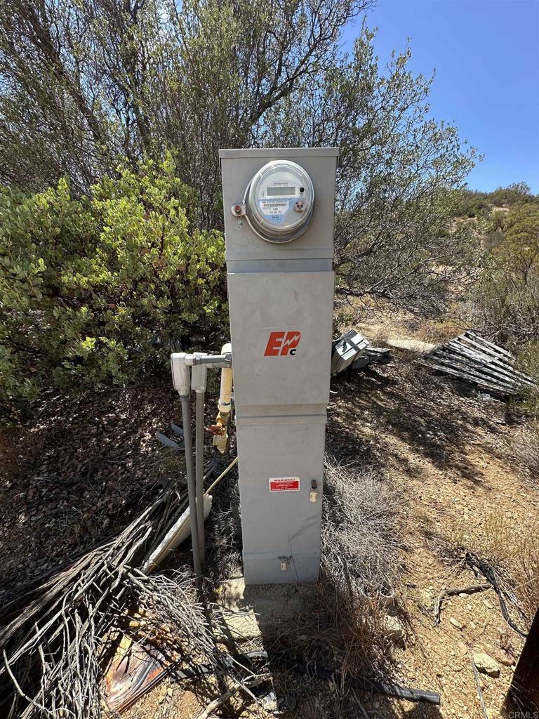 59675 Upper Tule Road Anza, CA 92539 - Photo 3 of 9 a sign that is on the side of the road