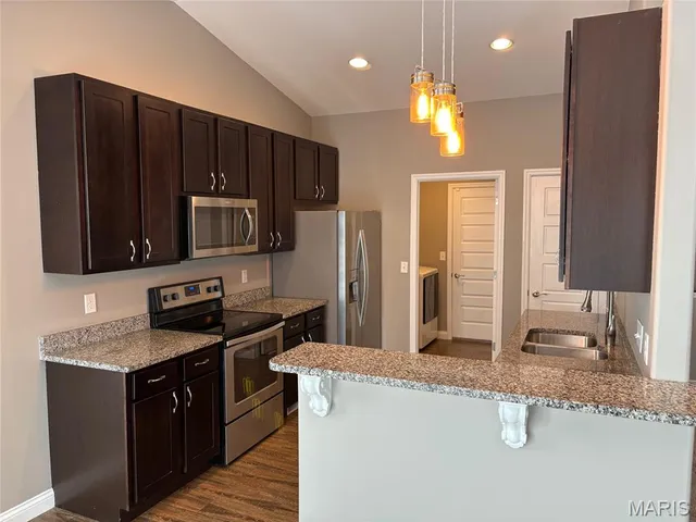 $2,000 | 478 Honeysuckle Creek Drive, Wentzville, MO 63385